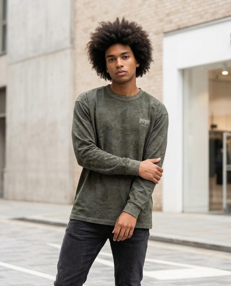 Unisex Sweatshirt – Rovin, A graphic print, Long sleeves – Tilly Outlet