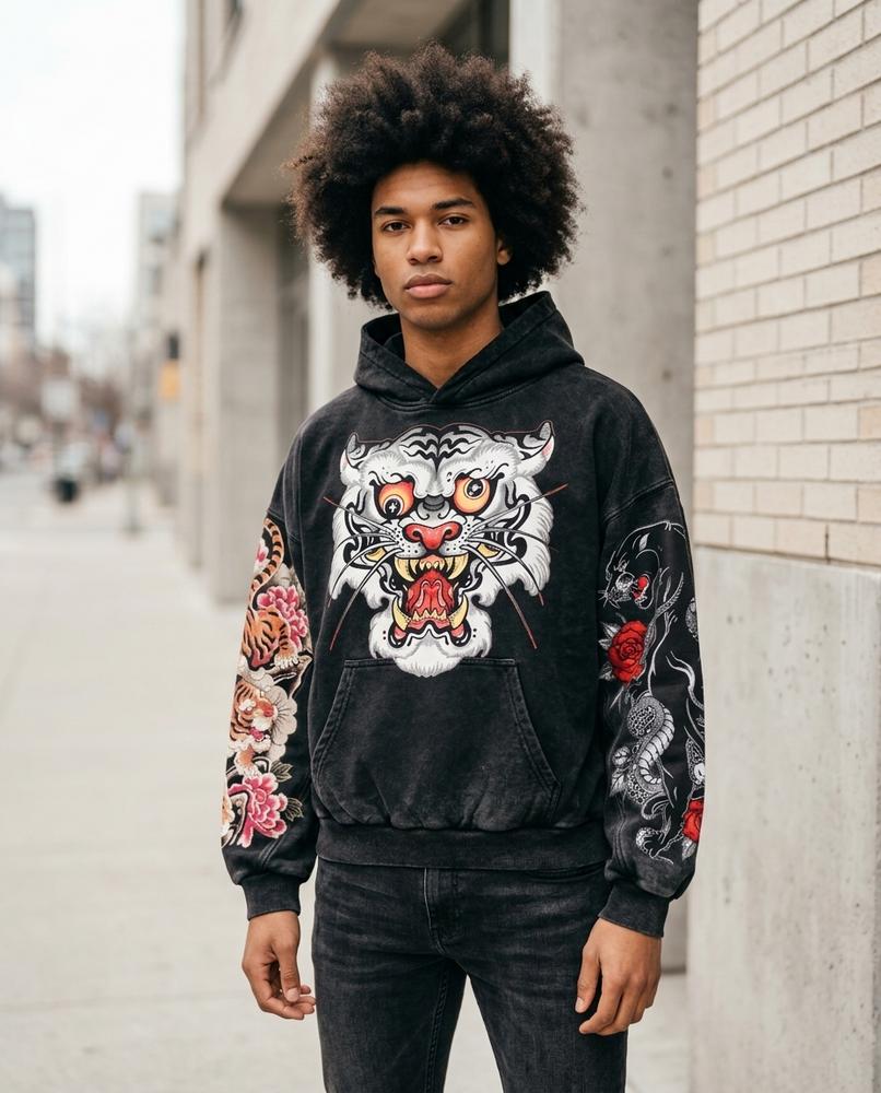 Unisex Hoodie – Vilom, A graphic print, An oversized fit – Tilly Outlet