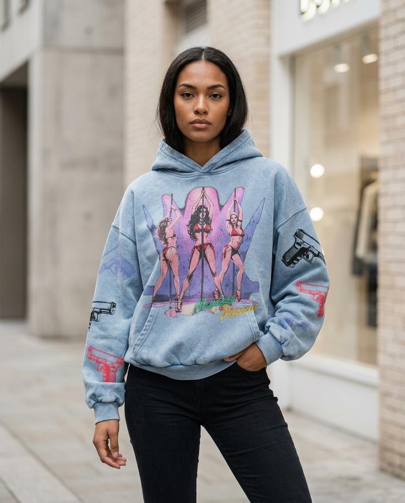 Unisex Hoodie – Yonav, A graphic print, An oversized fit – Tilly Outlet