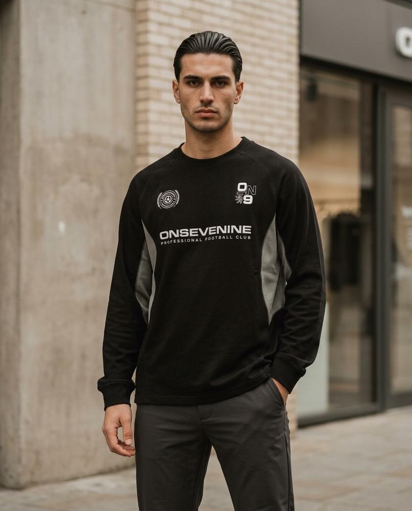 Unisex Sweatshirt – Camon, A graphic print, Long sleeves – Tilly Outlet