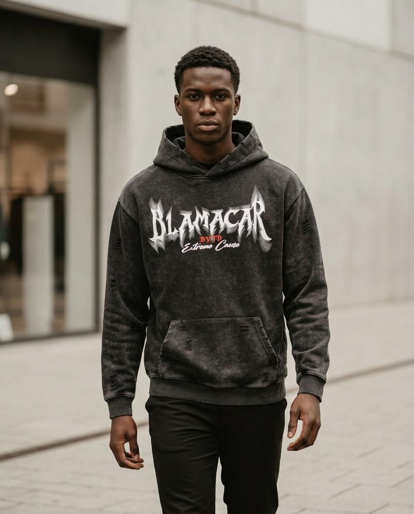Unisex Hoodie – Zasan, A graphic print, An attached hood – Tilly Outlet